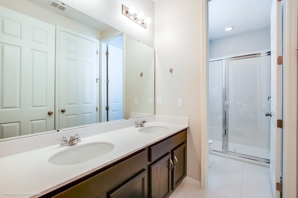 Luxury 6 Bed Villa With Saltwater Pool & Spa Villa 23