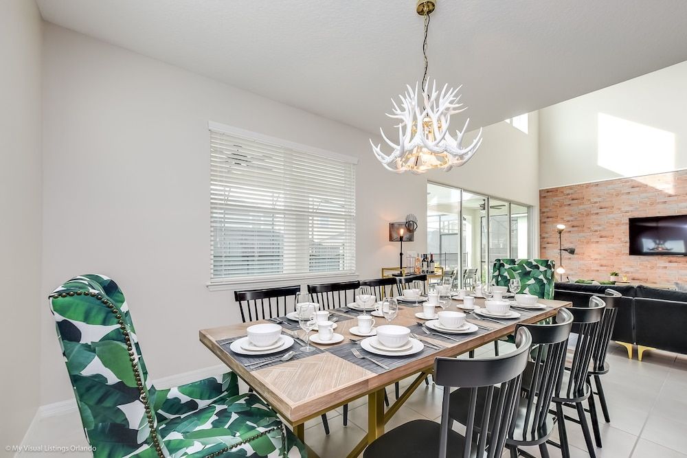 undefined Luxury 6 Bed Villa With Saltwater Pool & Spa 10