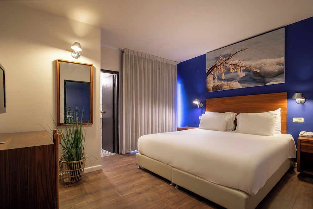 Superior Room, 2 Twin Beds, City View