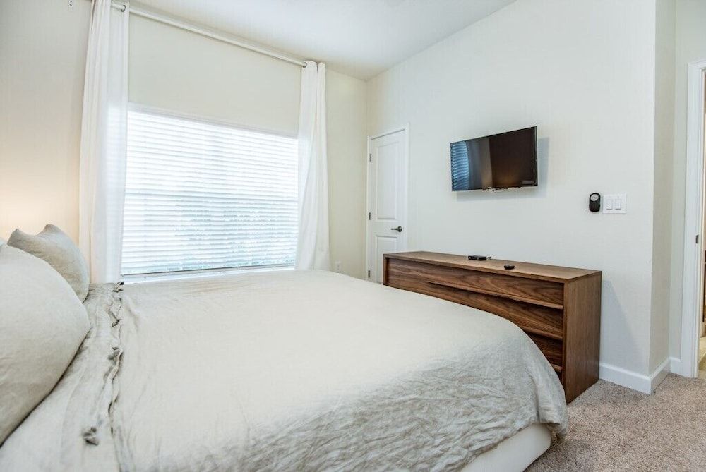 4bed 3Ba Champions Gate Pool Home House (4 Bedroom 3 Bathroom Town Home with ) 5