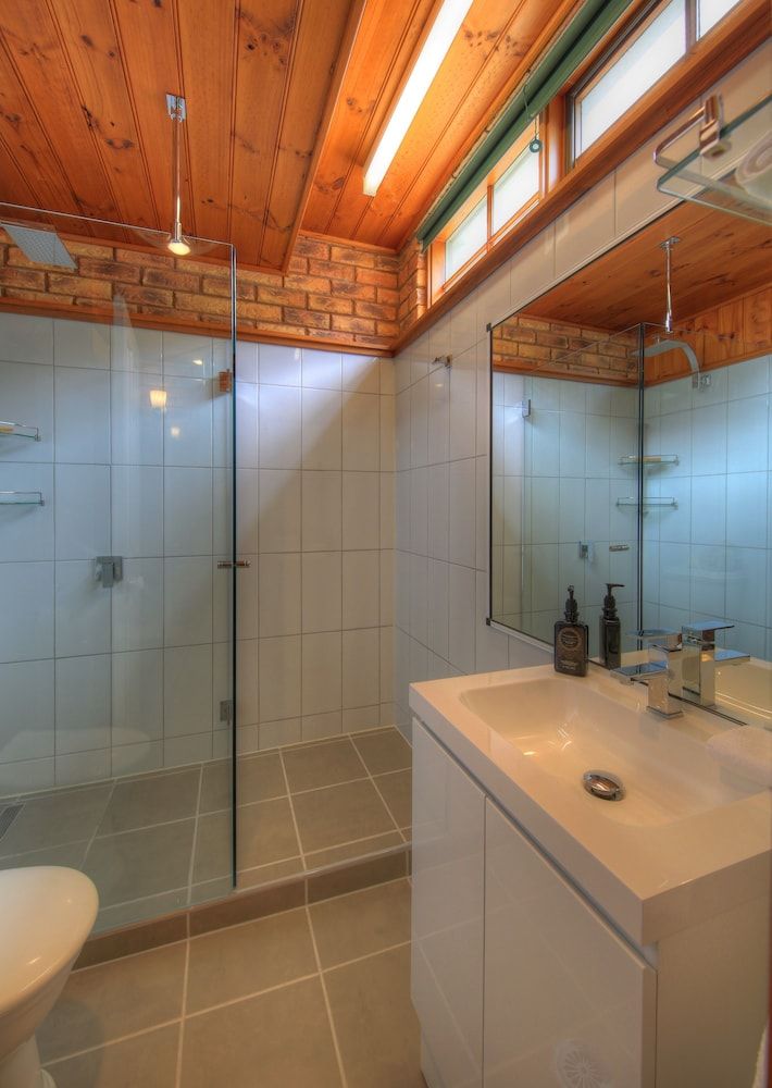 Stanley Village Superior Suite, 1 King Bed, Sea View
