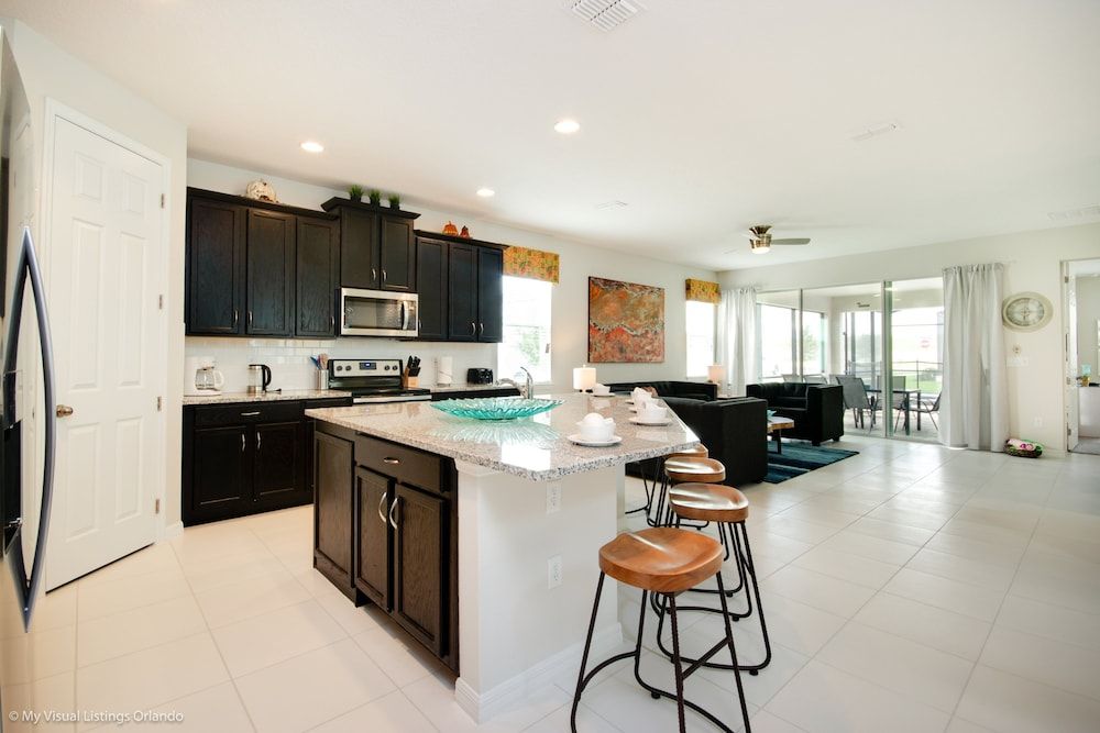 undefined 7 BD 5 BH Home Villa at Solara 9