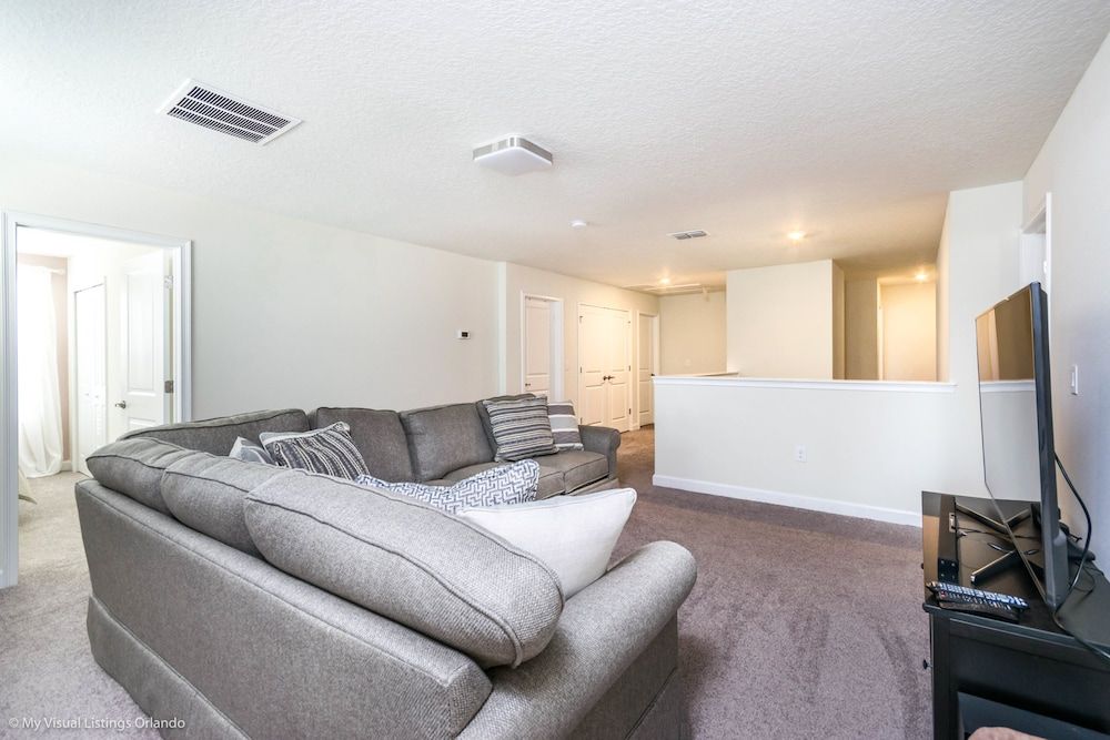 9 Bedroom Rental for 18 Guests Villa (1669MVD Amazing Champions Gate 8 Bedr) 18