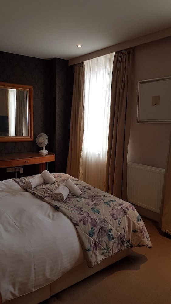 Antelope Inn Executive Double or Twin Room, Ensuite 4