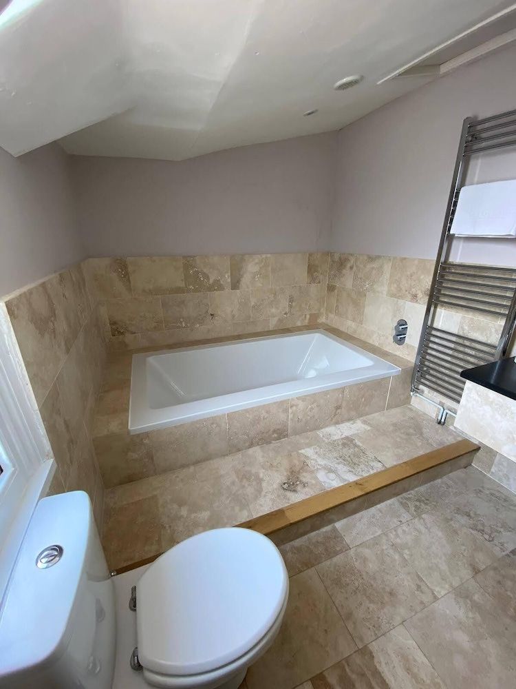 Antelope Inn Deluxe Double Room, Ensuite 4