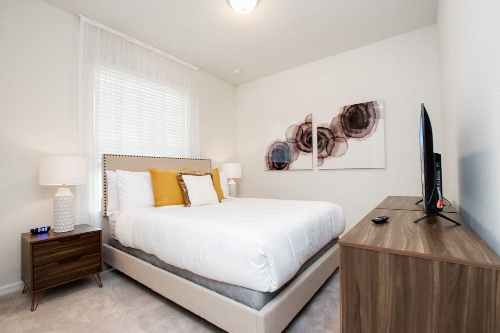 5 bed Town Home With Pool House (8909SYDNEY) 9