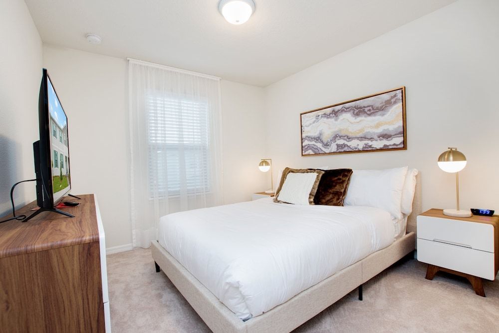 5 bed Town Home With Pool House (8909SYDNEY) 2