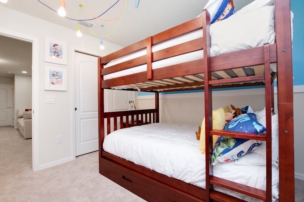 5 bed Town Home With Pool House (8909SYDNEY) 12