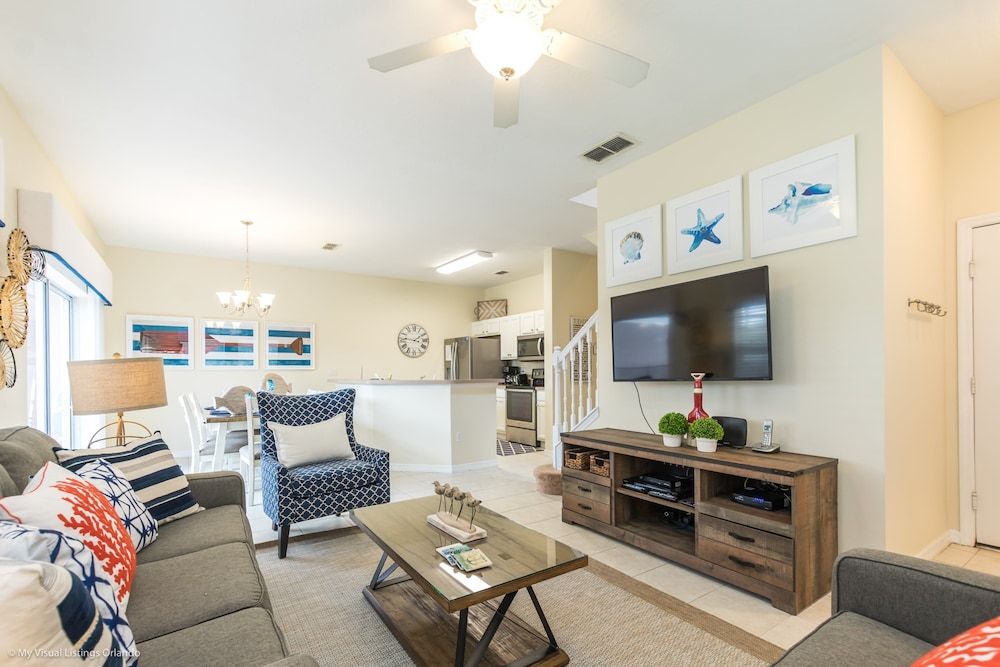 4 Bedroom Townhouse with Pool House (4 bed town home with full size pool C) 24