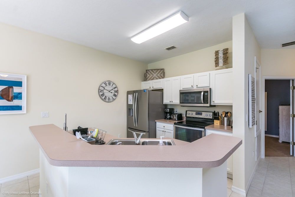 4 Bedroom Townhouse with Pool House (4 bed town home with full size pool C) 20