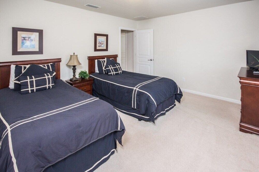 undefined Bella Villa 10