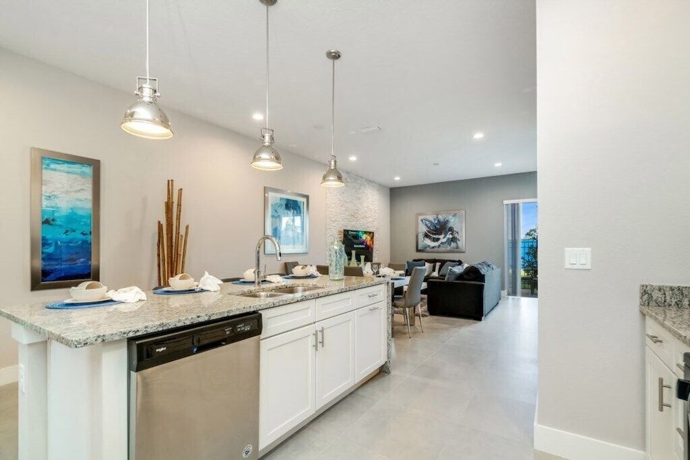 undefined Amazing Location Modern Townhome Close To Disney 3