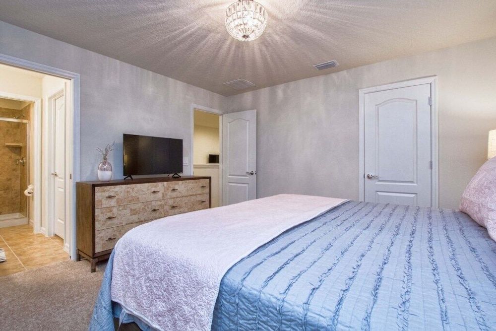 undefined Windsor-4 Bed W/splashpool-3812ww 4 Bedroom Townhouse by Redawning 8