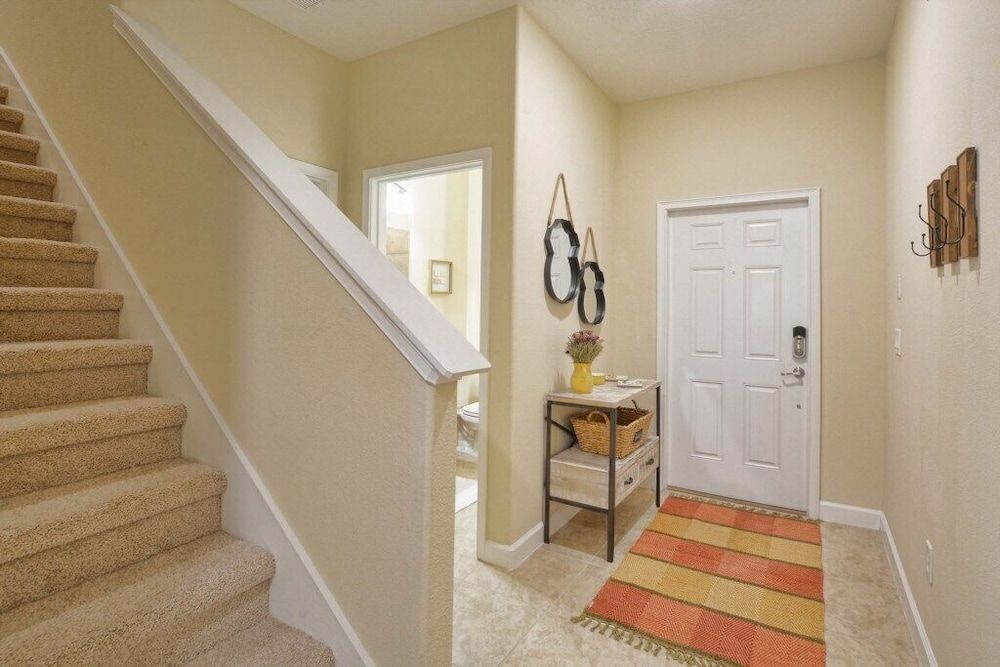 Townhome W/splashpool In Storey Lake -1610st 4 Bedroom Townhouse by Redawning Townhome, 4 Bedrooms 37