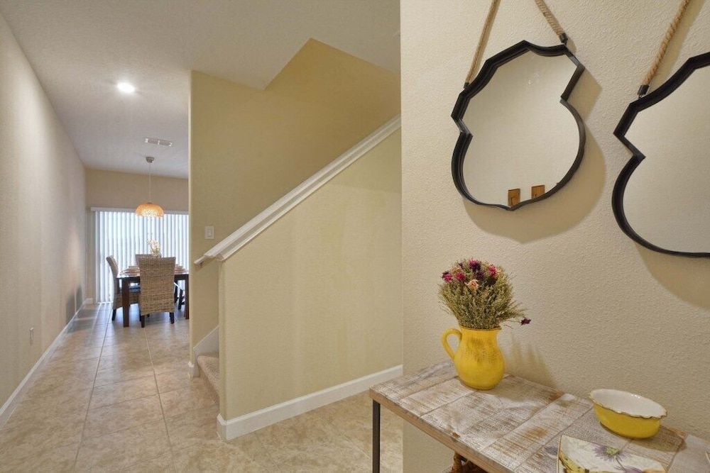 Townhome W/splashpool In Storey Lake -1610st 4 Bedroom Townhouse by Redawning Townhome, 4 Bedrooms 36