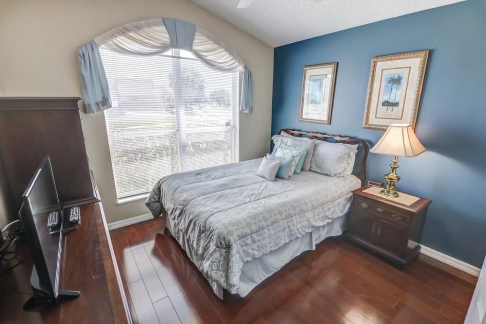 undefined Lou's Indian Creek 4 Bedroom Home by Redawning 6