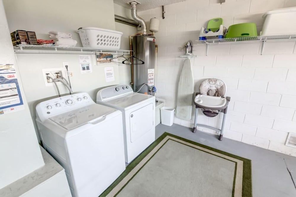 Lou's Indian Creek 4 Bedroom Home by Redawning House, 4 Bedrooms 13