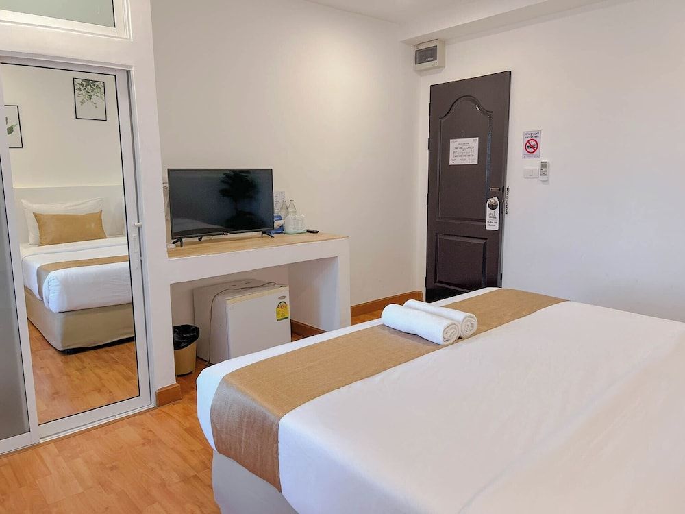 Inspire House Hotel Premium Double Room 18