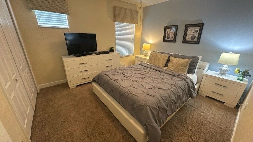 Paradise Palms - 5 Bedroom Pool - 3500PP Home by RedAwning House, 5 Bedrooms 7