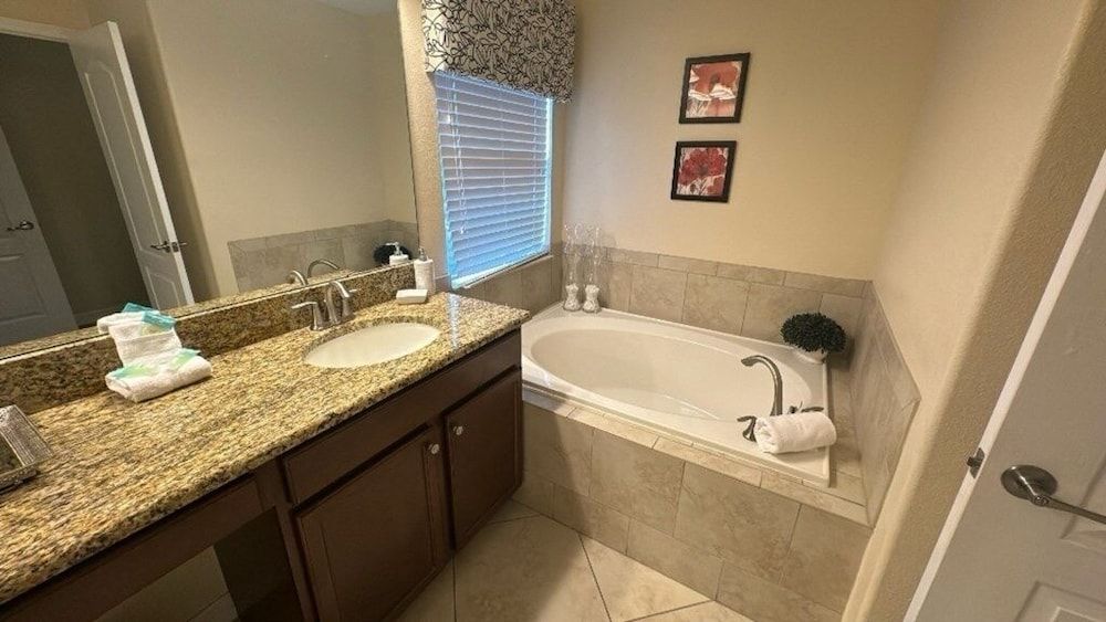 Paradise Palms - 5 Bedroom Pool - 3500PP Home by RedAwning House, 5 Bedrooms 15