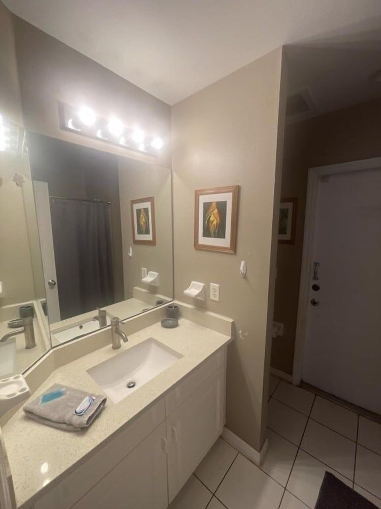 Sunset 4 Bedroom Villa by RedAwning House, 4 Bedrooms 5