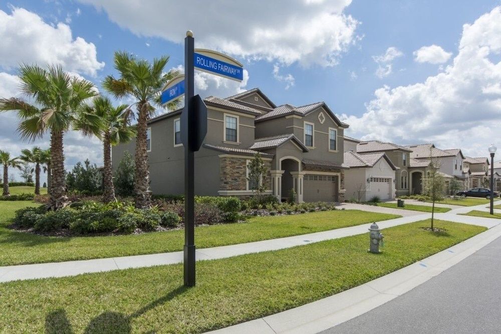 undefined Champions Gate With Large Pool/spa! 8 Bedroom Home by RedAwning 3