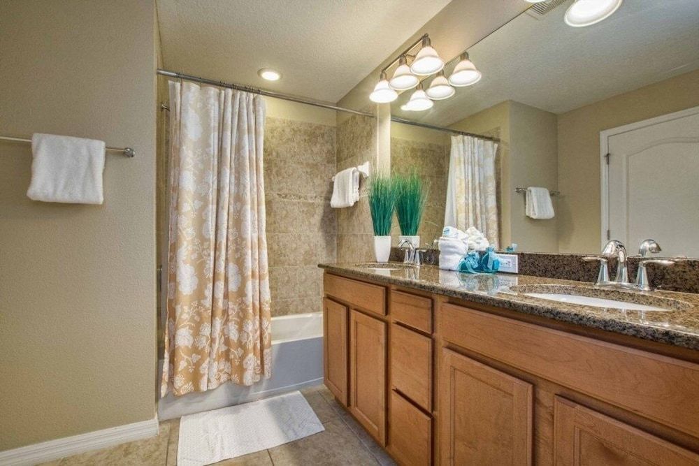 Paradise Palms- 4 Bed Townhome W/splashpool-3057pp 4 Bedroom Townhouse by RedAwning Townhome, 4 Bedrooms 26