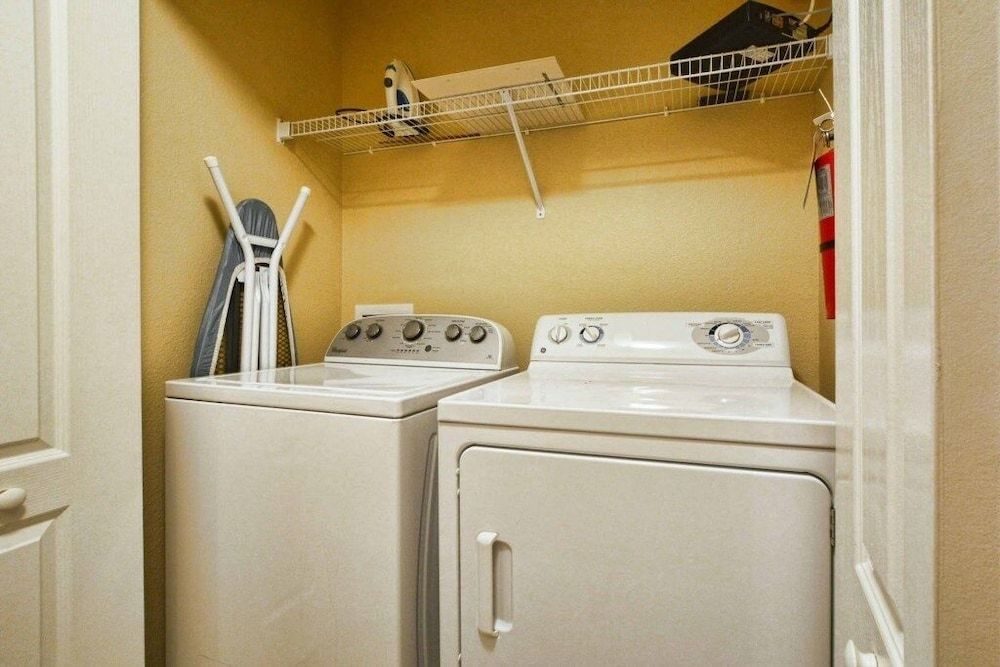 Paradise Palms- 4 Bed Townhome W/splashpool-3057pp 4 Bedroom Townhouse by RedAwning Townhome, 4 Bedrooms 24