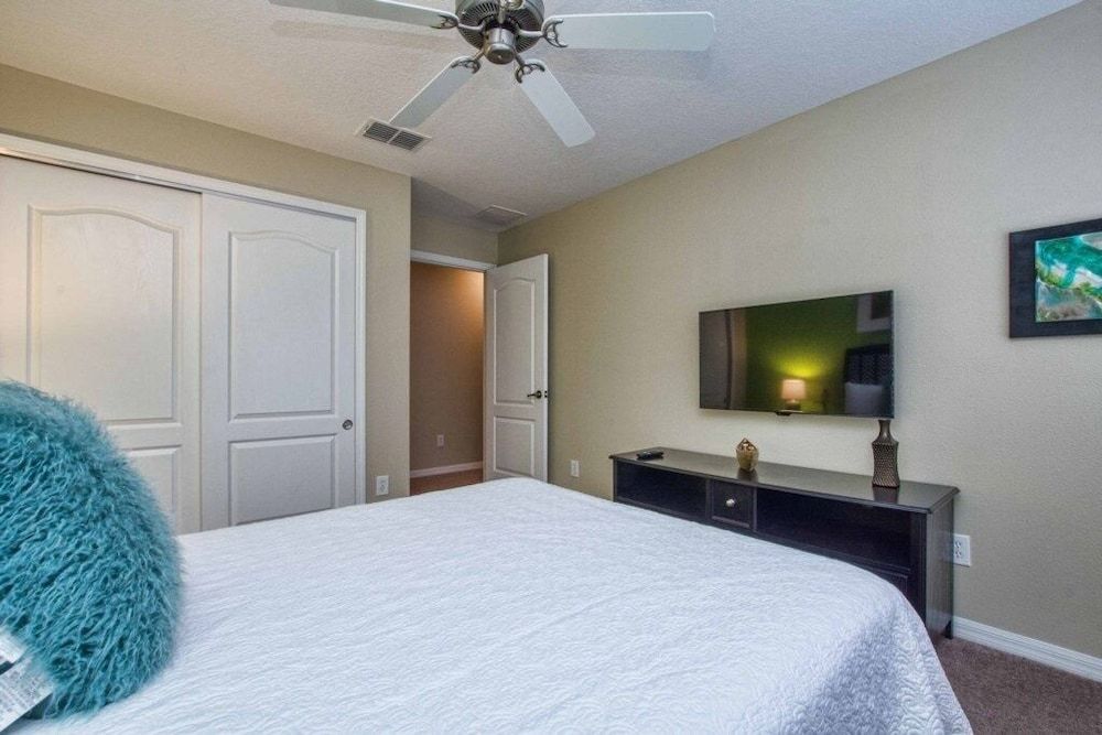 Paradise Palms- 4 Bed Townhome W/splashpool-3057pp 4 Bedroom Townhouse by RedAwning Townhome, 4 Bedrooms 10