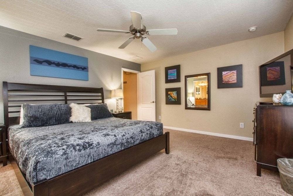 Paradise Palms- 4 Bed Townhome W/splashpool-3057pp 4 Bedroom Townhouse by RedAwning Townhome, 4 Bedrooms 8