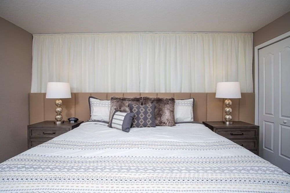 Townhome W/spashpool In Paradise Palms 3215pp 4 Bedroom Townhouse by Redawning Townhome, 4 Bedrooms 8