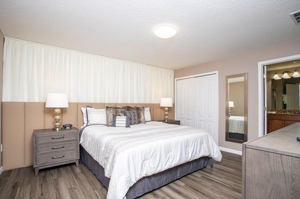 Townhome W/spashpool In Paradise Palms 3215pp 4 Bedroom Townhouse by Redawning Townhome, 4 Bedrooms 7