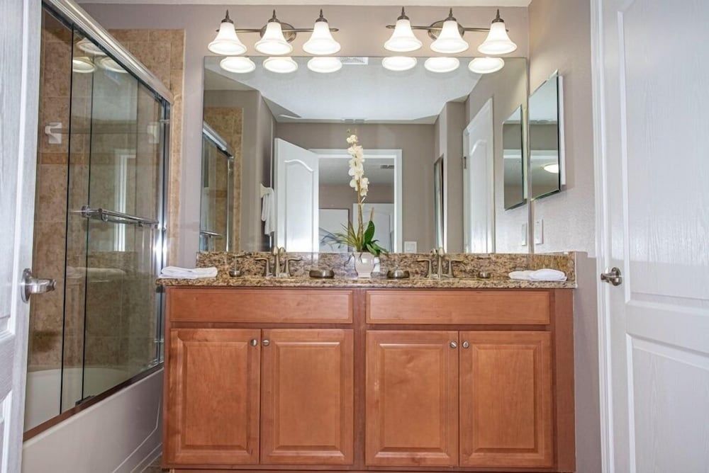 Townhome W/spashpool In Paradise Palms 3215pp 4 Bedroom Townhouse by Redawning Townhome, 4 Bedrooms 28