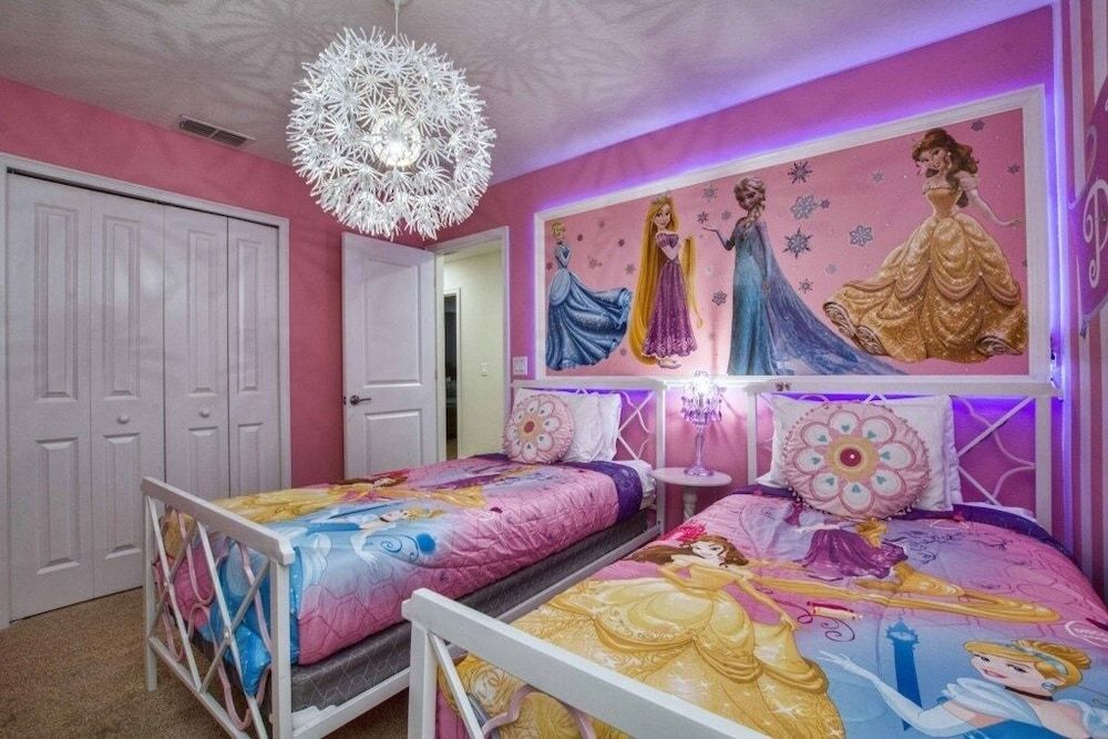 Storey Lake-6 Bedroom Pool -1651ST Home by RedAwning House, 6 Bedrooms 7