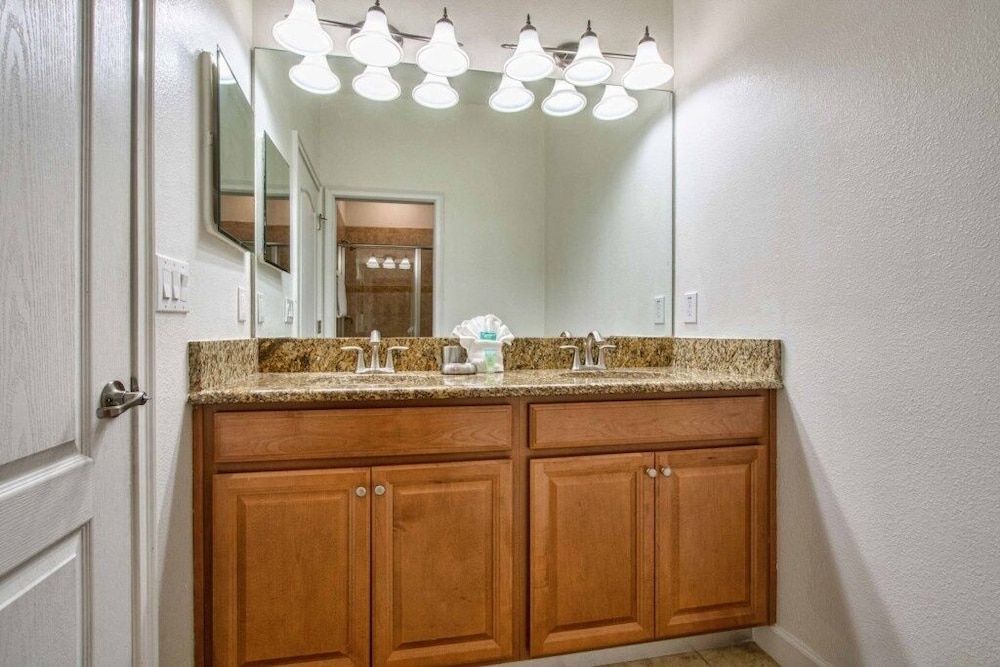 Storey Lake- 5 Bedroom Townhome w/ Pool- 1600ST Townhouse by RedAwning Townhome, 5 Bedrooms 17