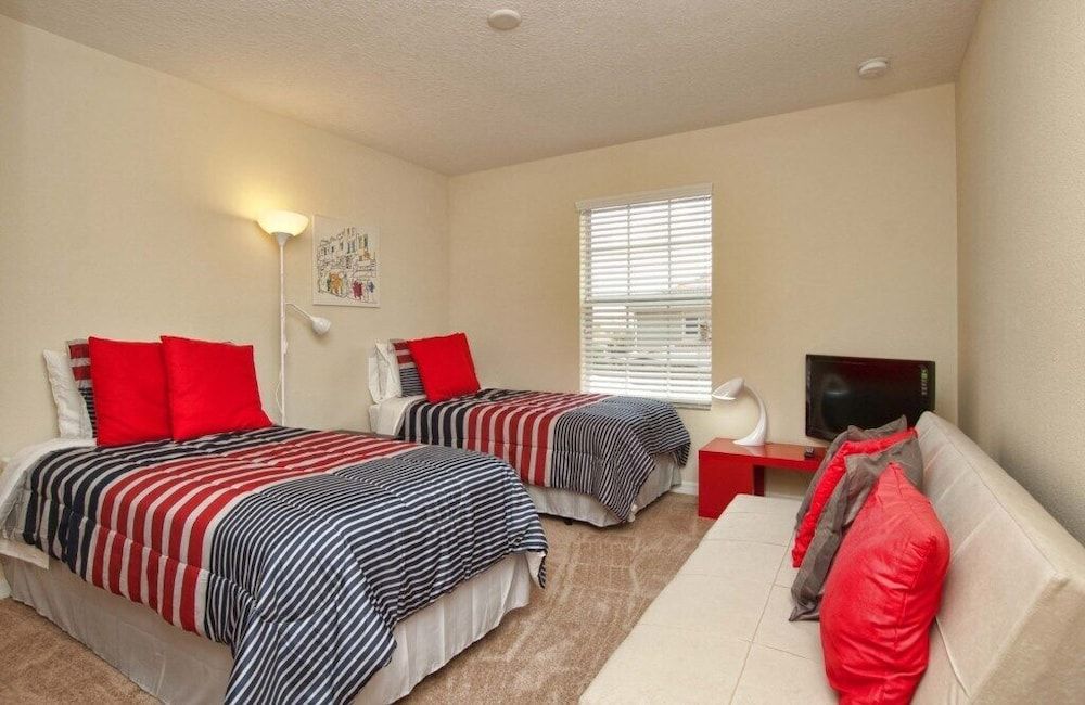 Townhome W/splashpool In Paradise Palms 3080pp 4 Bedroom Townhouse by RedAwning Townhome, 4 Bedrooms 5