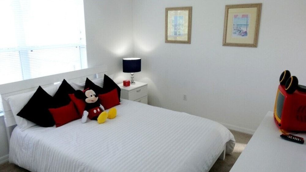 5 Beds With Private Pool Near Disney Parks 4703 5 Bedroom Home by RedAwning House, 5 Bedrooms 7