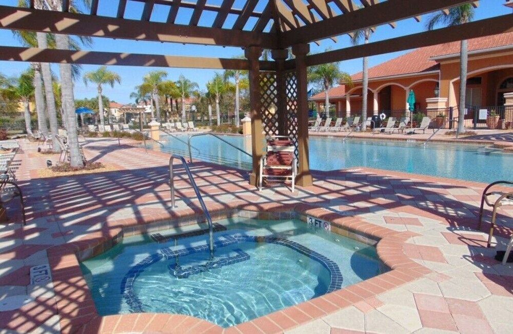 undefined Spacious At The Bellavida Resort 220 6 Bedroom Home by RedAwning 6