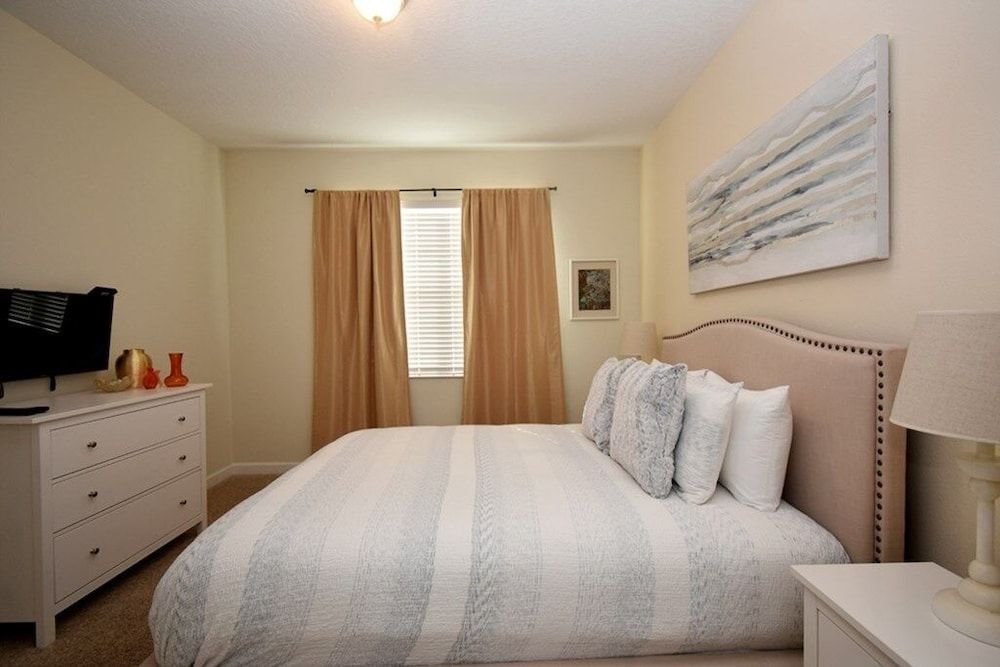 Storey Lake- 6 Bedroom Pool - 1664ST Home by RedAwning House, 6 Bedrooms 5