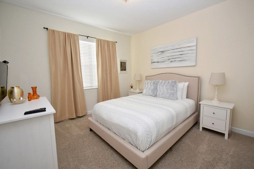 Storey Lake- 6 Bedroom Pool - 1664ST Home by RedAwning House, 6 Bedrooms 4