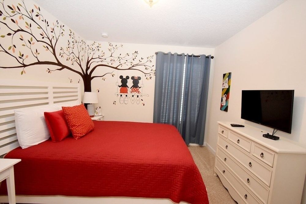 Storey Lake- 6 Bedroom Pool - 1664ST Home by RedAwning House, 6 Bedrooms 2