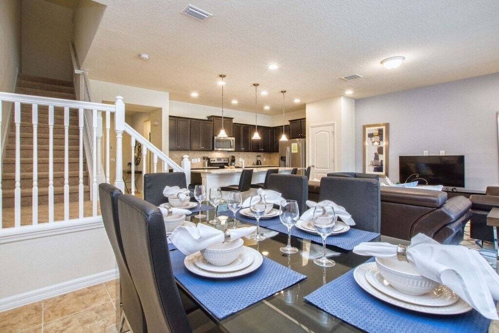 undefined Windsor-5 Bed W/splashpool-3811ww 5 Bedroom Townhouse by RedAwning 4
