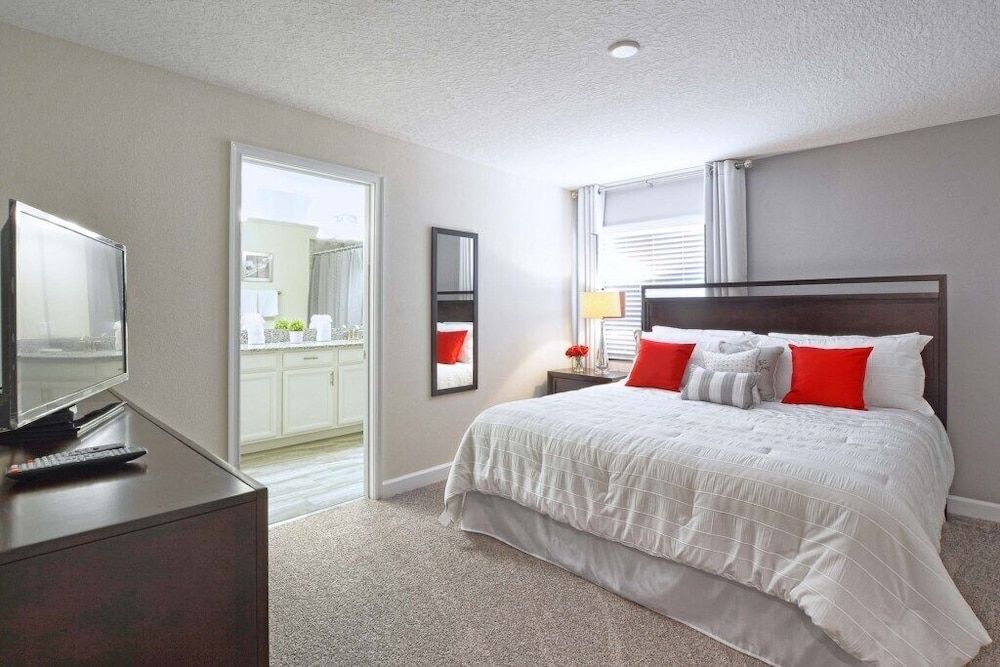 Storey Lake-5 Bedroom W/Splashpool-1617S Townhouse by RedAwning Townhome, 5 Bedrooms 6
