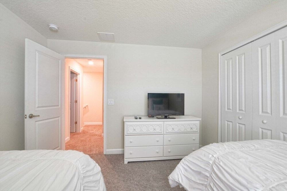 Storey Lake-5 Bedroom W/Splashpool-1617S Townhouse by RedAwning Townhome, 5 Bedrooms 20