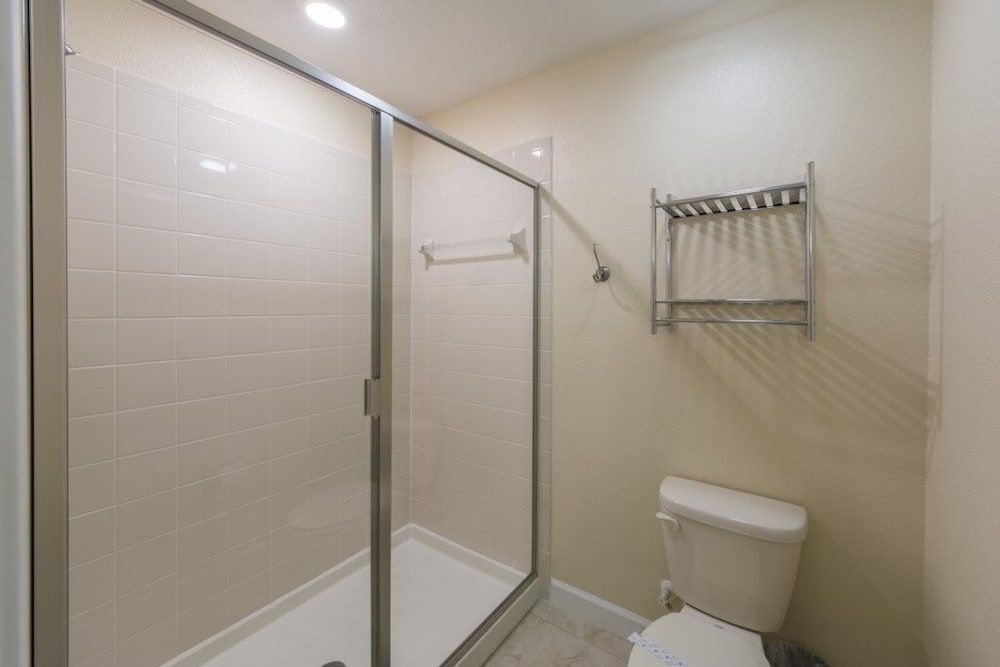 H2u - Evangeline - Cg1427 8 Bedroom Home by Redawning House, Multiple Bedrooms 20