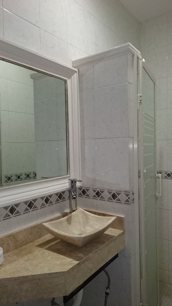 Hotel Savoy Express Standard Room, 1 Queen Bed 7