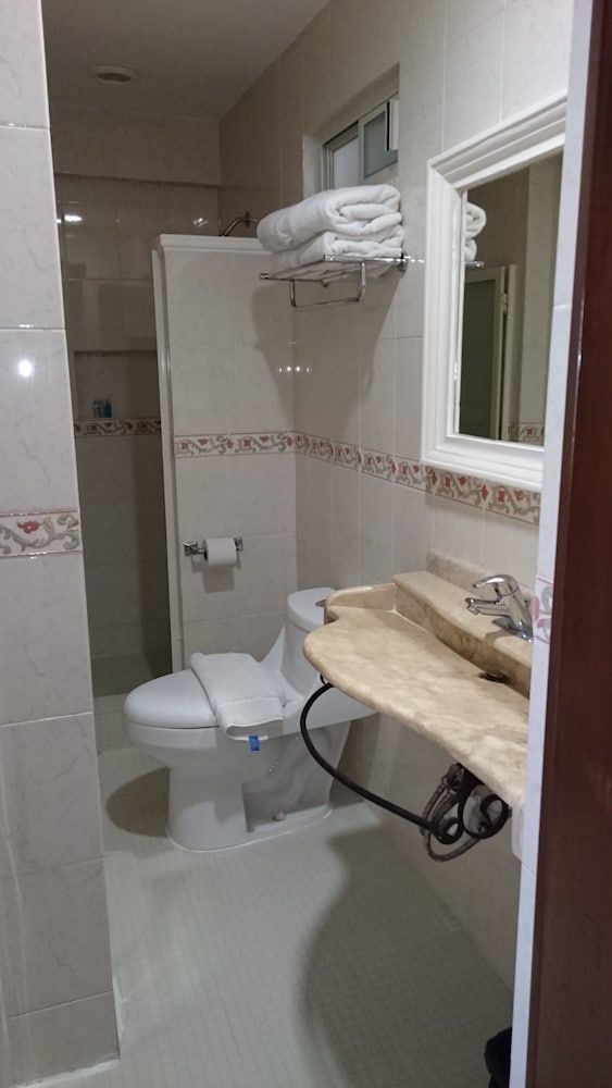 Hotel Savoy Express Standard Room, 1 Queen Bed 8