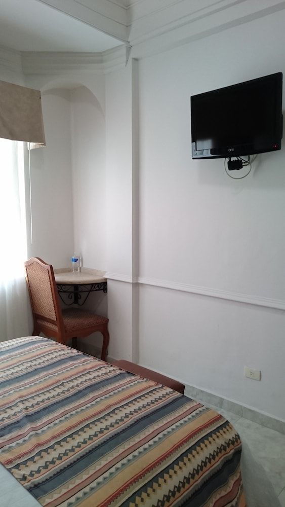 Hotel Savoy Express Standard Room, 1 Queen Bed 3