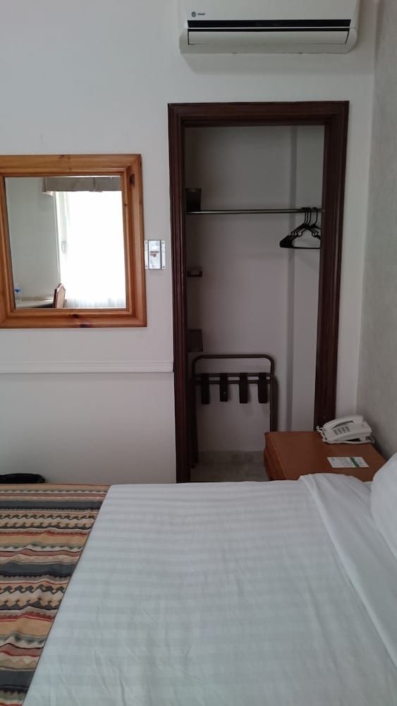 Hotel Savoy Express Standard Room, 1 Queen Bed 2