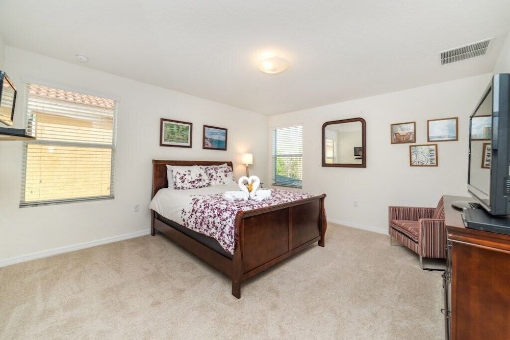 undefined 241 Las Fuentes Drive 6 Bedroom Home by RedAwning 7